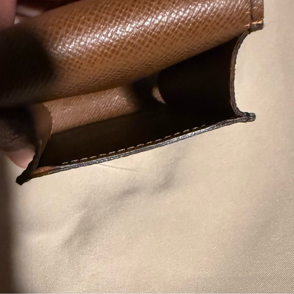 Louis Vuitton Monogram Case - Picture 4 of 5